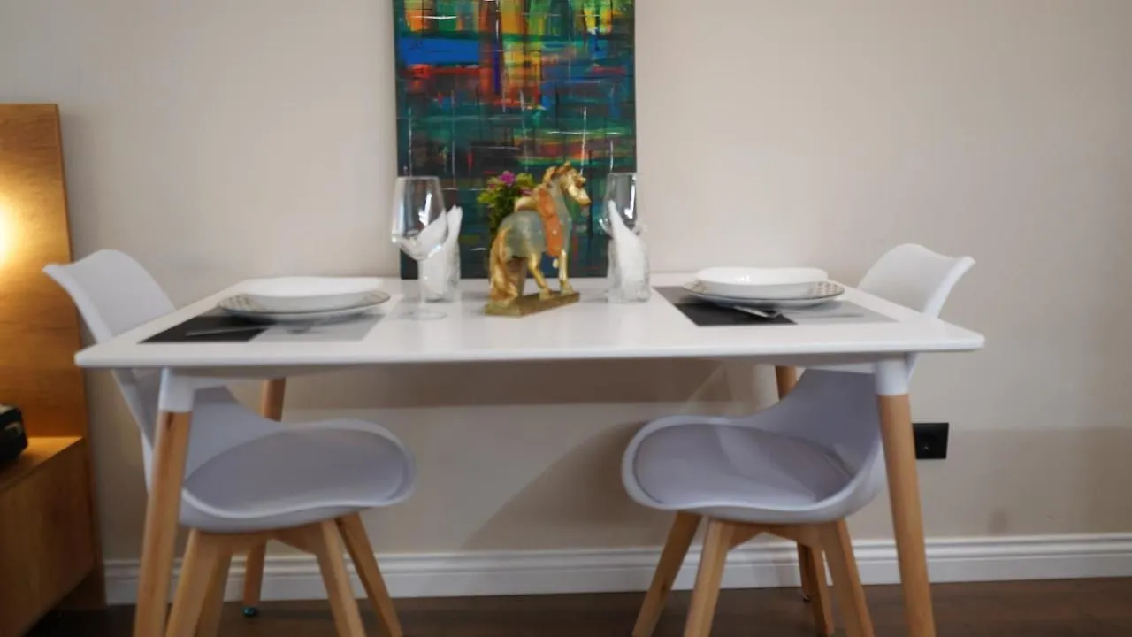 Daily Rent Studio Apartments تيرانا ألبانيا