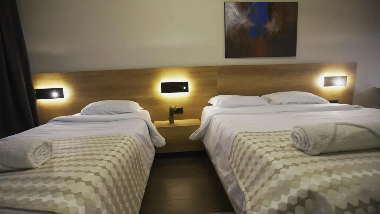 Daily Rent Studio Apartments تيرانا